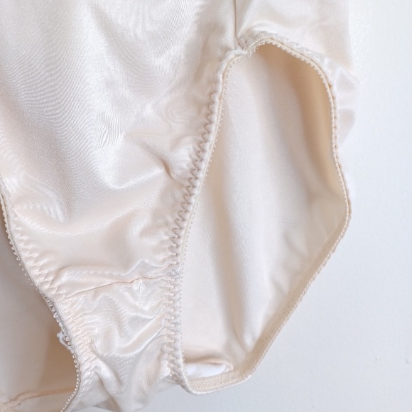 FLEXEES 5044 Signature Waist Band Firm Control High-Cut Brief Girdle Pantie. - Picture 8 of 15